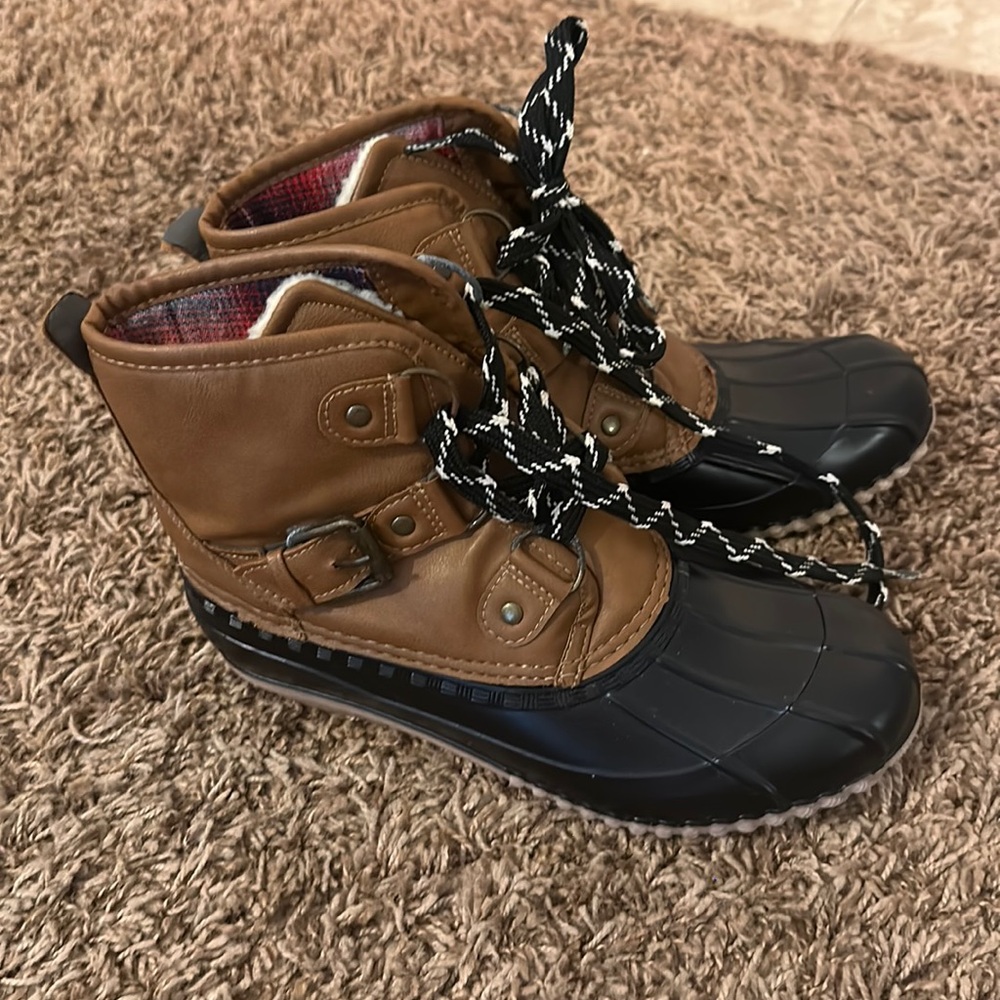 Magellan snow boots! ☃️ Super cute !